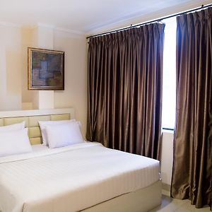 Kamar double standard